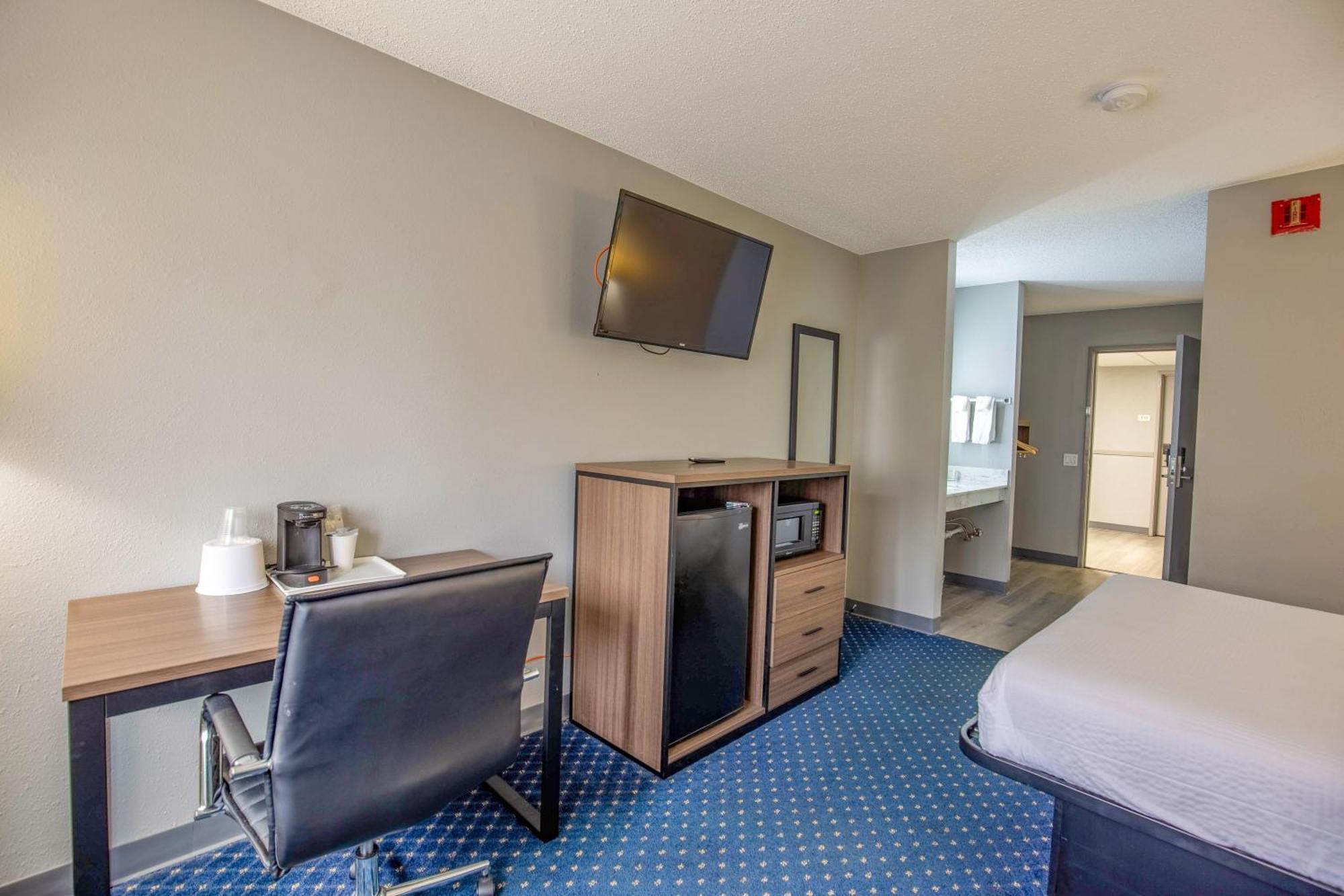ซูเปอร์ 8 บาย วินด์แฮม ร็อคฟอร์ด Hotel ภายนอก รูปภาพ